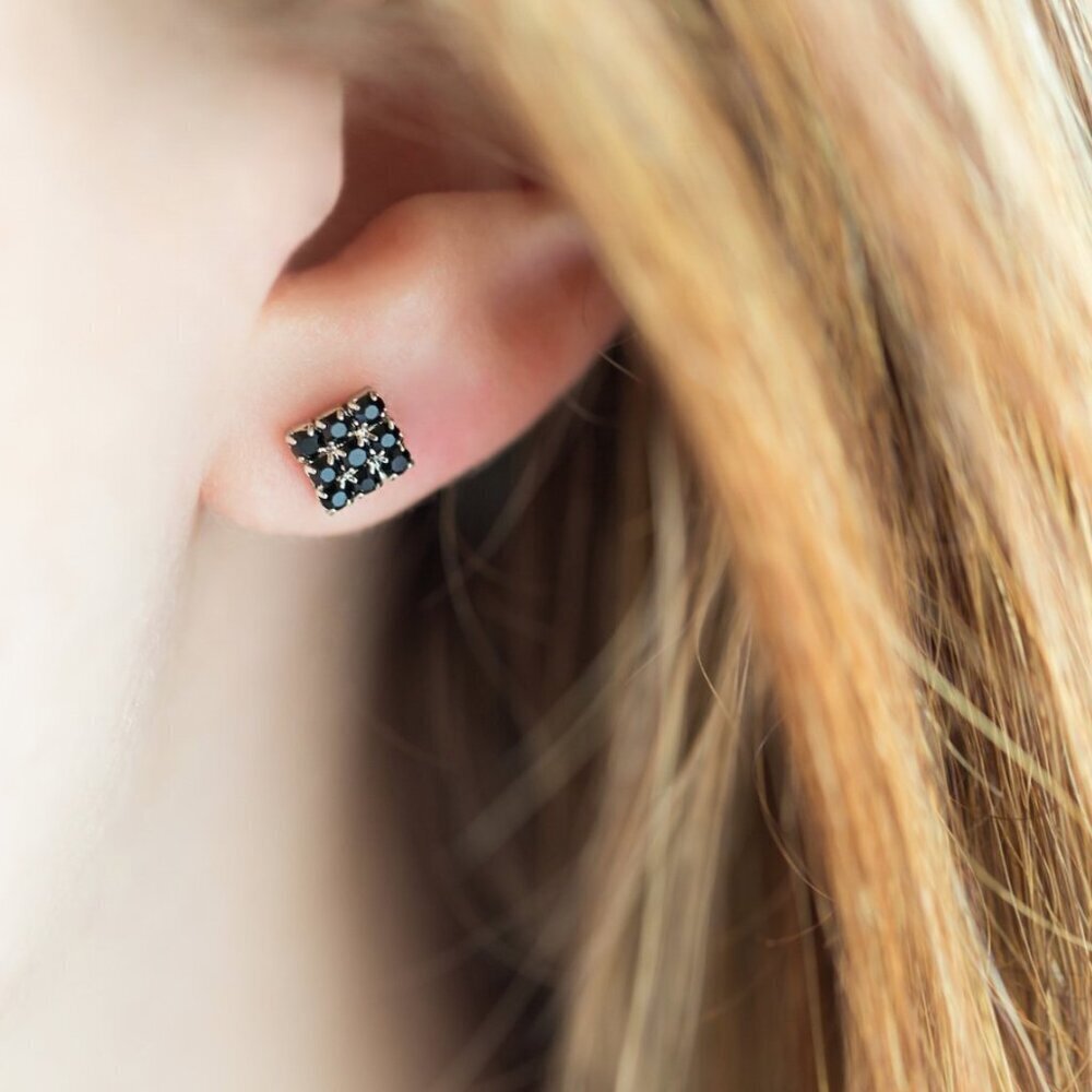 7 Charming Sisters "Hump Day" Silver and Black Post Earrings‎ NWT